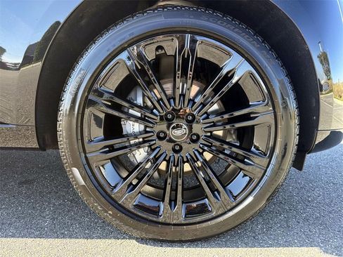 New 2025 Land Rover Range Rover Long Wheelbase SE image 10