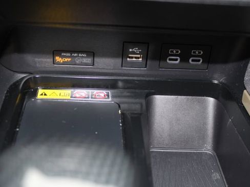 Used 2025 Toyota Camry LE image 30