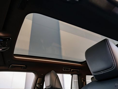 Used 2025 Lexus GX 550 w/ Accessory Package (2T) image 33