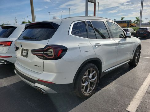 Used 2024 BMW X3 sDrive30i w/ Premium Package w/ZPA RWD image 3