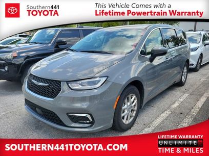 Used 2023 Chrysler Pacifica Touring-L