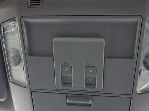 Used 2019 Toyota Tundra Limited w/ Limited Premium Package image 29