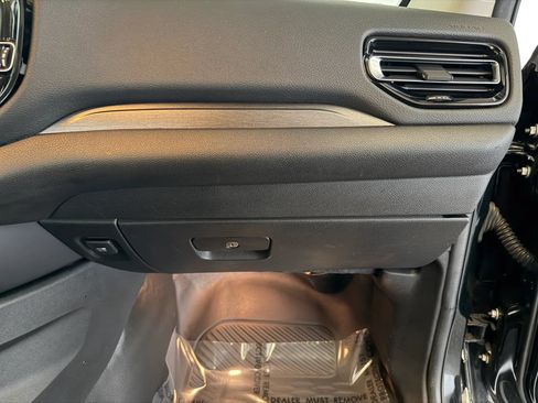 Used 2022 Dodge Durango AWD w/ Skid Plate Group image 25