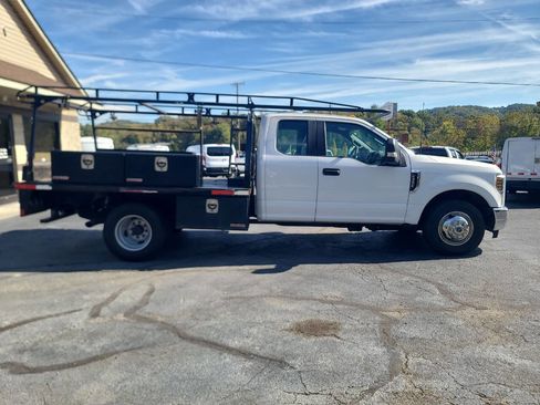 Used 2018 Ford F350 XL w/ Power Equipment Group image 9