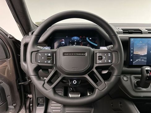 Certified 2025 Land Rover Defender 110 image 15
