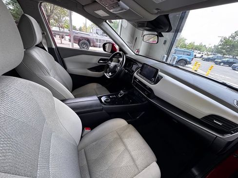 Used 2025 Nissan Rogue SV AWD/4WD image 42