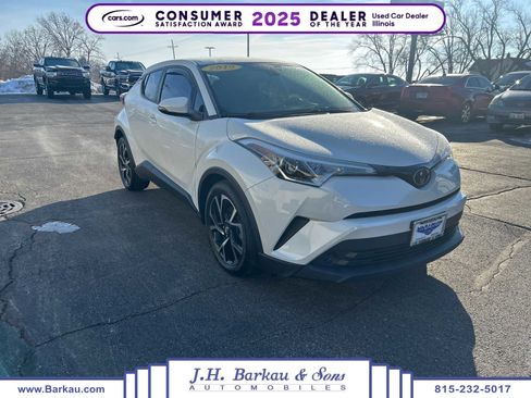 Used 2019 Toyota C-HR XLE image 1