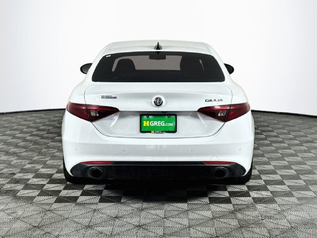 Used 2018 Alfa Romeo Giulia RWD image 7