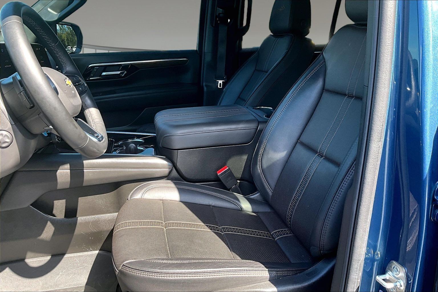 Used 2025 Chevrolet Tahoe High Country RWD image 23