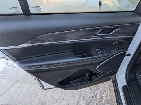 Used 2022 Jeep Grand Cherokee L Limited w/ Trailer Tow Group (B) image 21