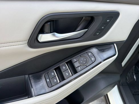 Used 2023 Nissan Rogue SL w/ SL Premium Package FWD image 20