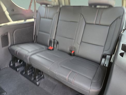 Used 2025 Chevrolet Suburban RST w/ Comfort Package RWD image 30
