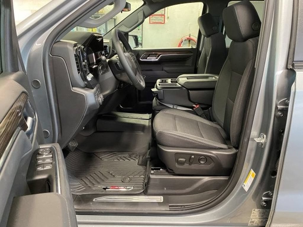 New 2026 Chevrolet Silverado 1500 RST AWD/4WD image 9