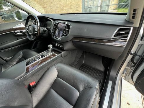 Used 2018 Volvo XC90 T6 Momentum w/ Convenience Package AWD/4WD image 24