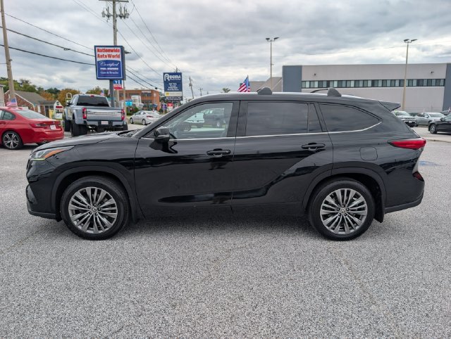 Used 2021 Toyota Highlander Platinum AWD/4WD image 2