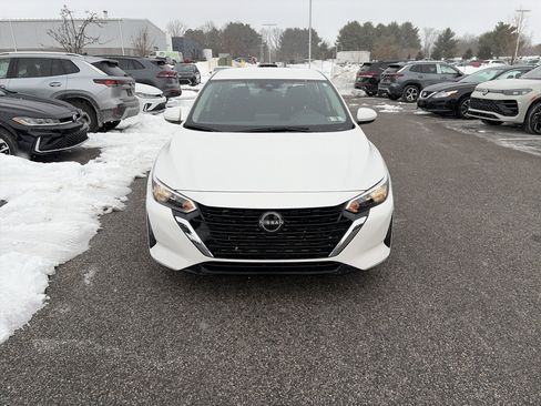 Used 2024 Nissan Sentra SV image 2