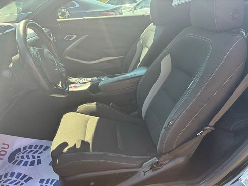 Used 2020 Chevrolet Camaro LT image 12