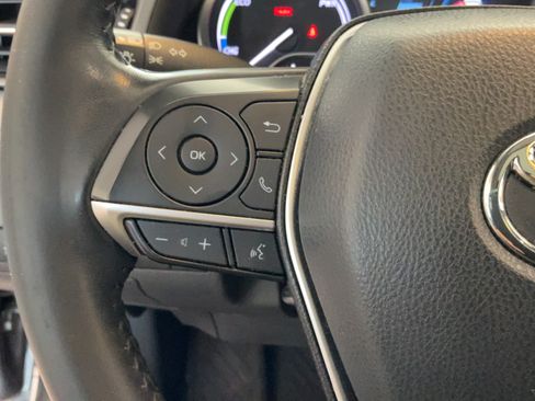 Used 2022 Toyota Camry XLE w/ Navigation Upgrade Package FWD image 15