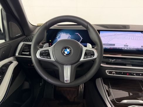 New 2026 BMW X5 xDrive40i w/ M Sport Package AWD/4WD image 15