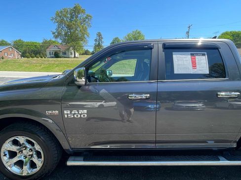 Used 2016 RAM 1500 Laramie w/ Convenience Group AWD/4WD image 3