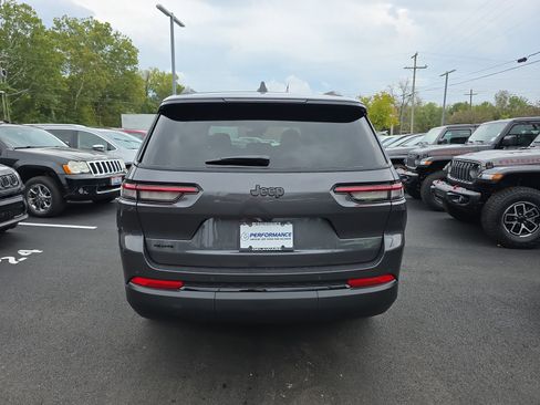 New 2025 Jeep Grand Cherokee L Altitude image 22