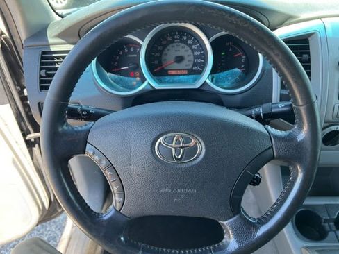 Used 2010 Toyota Tacoma 4x4 Access Cab V6 image 15