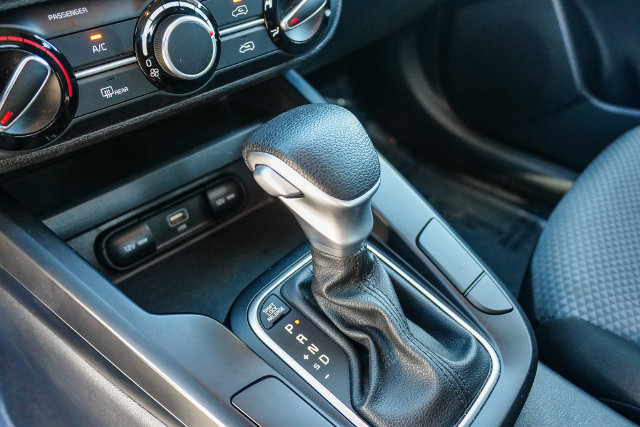 Used 2025 Kia Soul LX w/ LX Technology Package FWD image 20