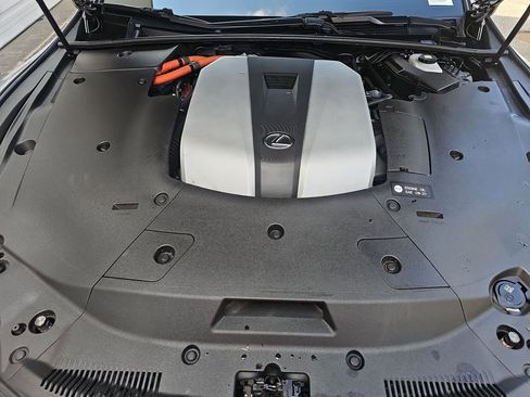 Used 2023 Lexus LS 500h AWD w/ Luxury Package image 23