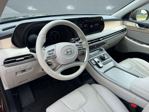 Used 2023 Hyundai Palisade Limited FWD image 4
