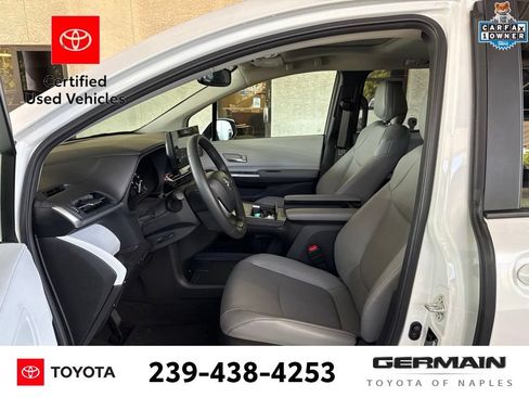 Used 2025 Toyota Sienna XLE FWD image 14