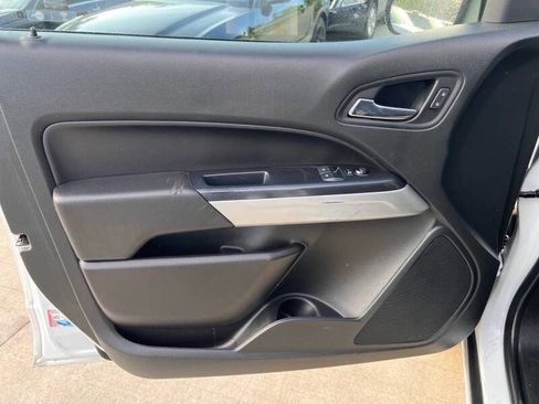Used 2022 Chevrolet Colorado LT w/ Fleet Safety Package RWD image 17