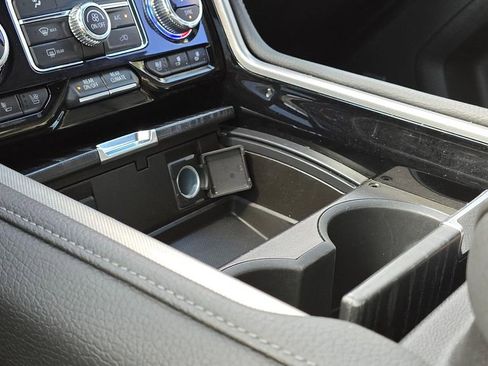 Used 2021 GMC Yukon Denali w/ Advanced Technology Package image 32