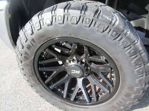 Used 2017 RAM 2500 SLT image 11