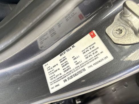 Used 2018 Tesla Model 3 Long Range image 37