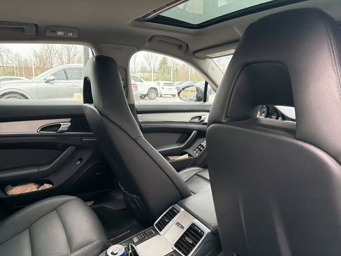 Used 2015 Porsche Panamera 4 image 67