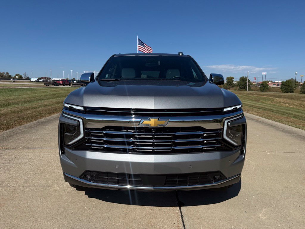 Used 2026 Chevrolet Suburban Premier AWD/4WD image 13