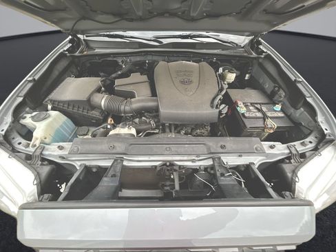 Used 2021 Toyota Tacoma TRD Off-Road RWD image 32