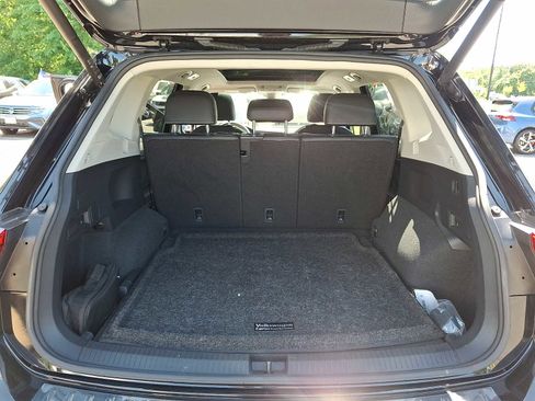 Used 2022 Volkswagen Tiguan SE AWD/4WD image 27
