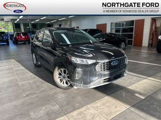 Used 2023 Ford Escape Active AWD/4WD video 1