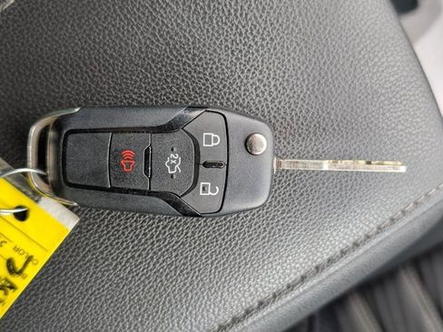Used 2016 Ford Fusion SE FWD image 27