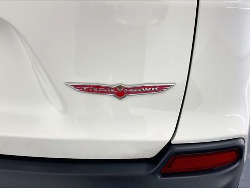 Used 2019 Jeep Cherokee Trailhawk w/ Cold Weather Group AWD/4WD image 7