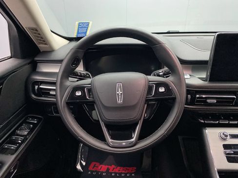 Used 2022 Lincoln Aviator AWD w/ Premium Package image 16