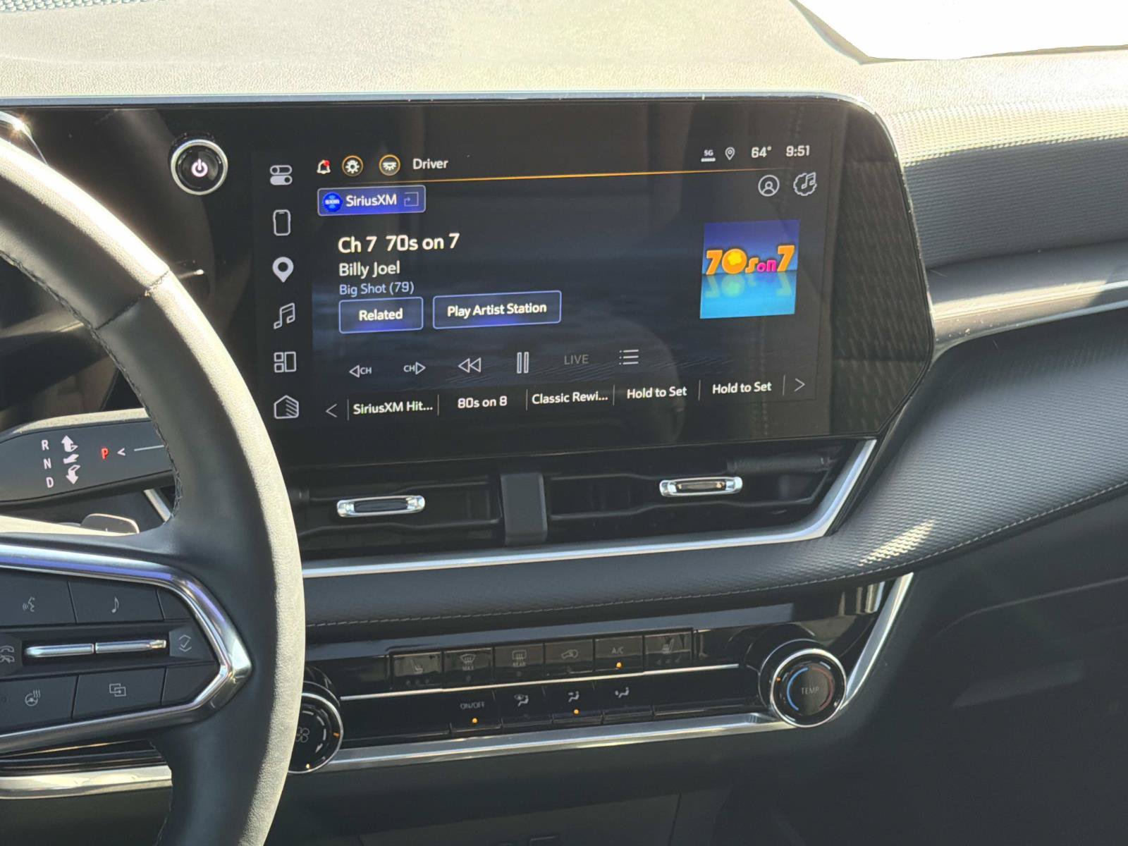 Used 2025 Chevrolet Equinox LT w/ Safety and Technology Package FWD image 9