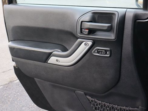 Used 2015 Jeep Wrangler Rubicon image 19