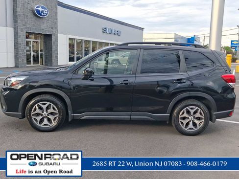 Used 2020 Subaru Forester Premium AWD/4WD image 3