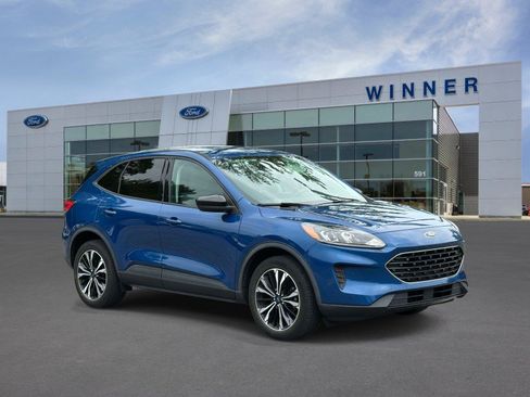 Used 2022 Ford Escape SE w/ SE Sport Appearance Package AWD/4WD image 4