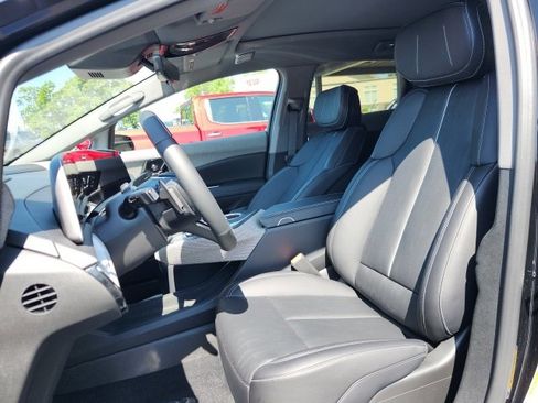 New 2025 Cadillac Optiq Luxury 2 image 18