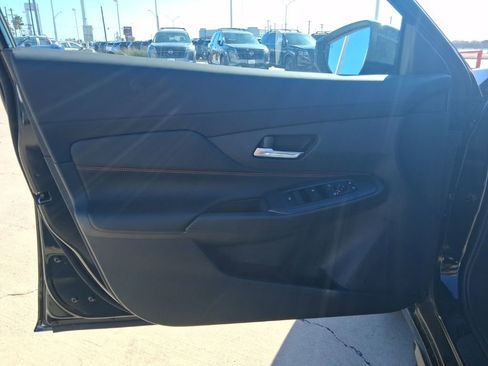 New 2026 Nissan Sentra SR w/ Floor Mat Package FWD image 21