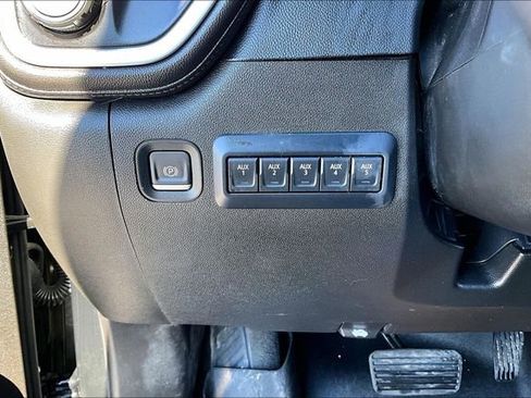 Used 2022 Chevrolet Silverado 3500 LTZ w/ LTZ Convenience Package image 16