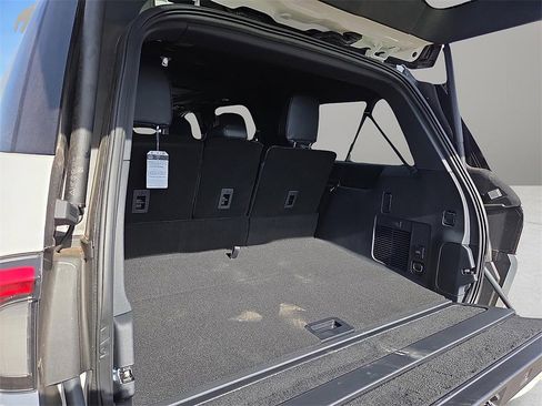 New 2026 Lincoln Navigator L Reserve w/ Jet Appearance Package image 8